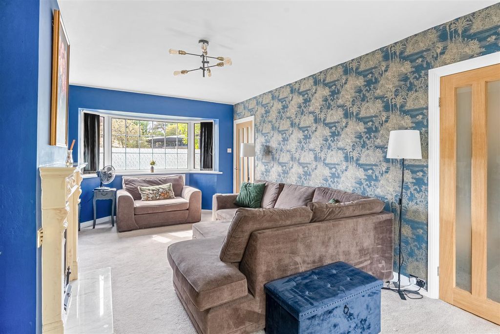 Property photo 3 of 22 Living Room