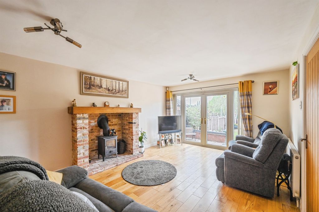 Property photo 2 of 17
