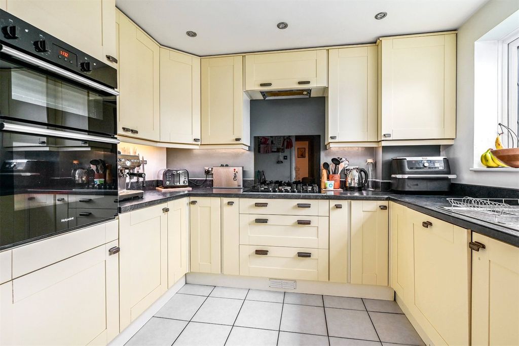 Property photo 3 of 11 Picture No. 20