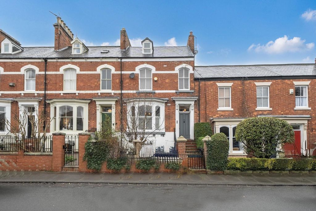 Additional image 22 of 4 bed town house for salePierremont Crescent, Darlington DL3