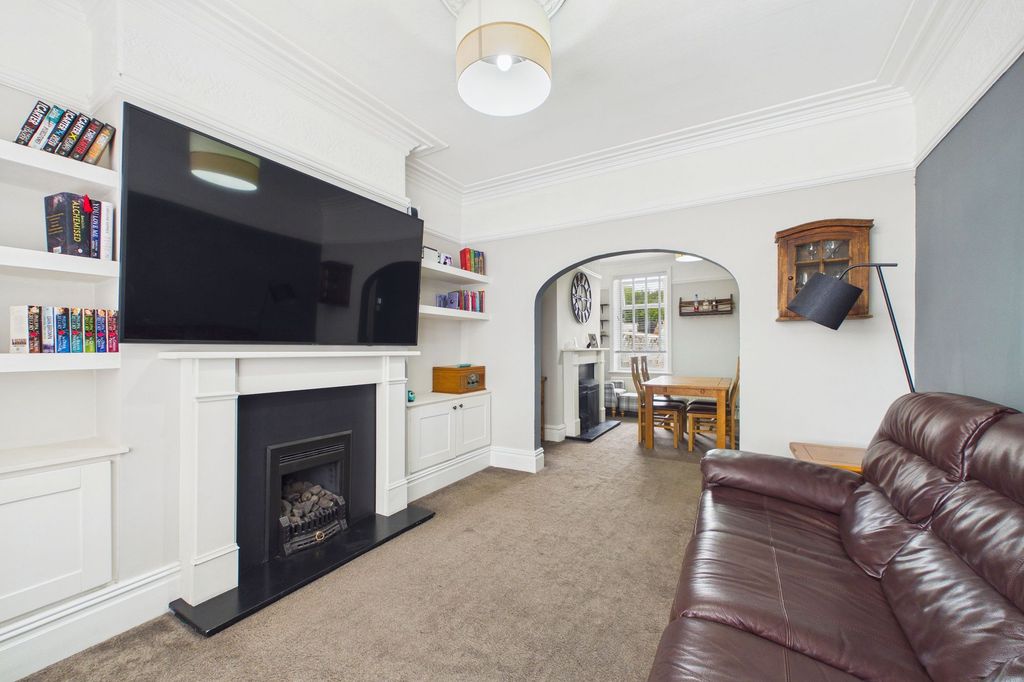 Property photo 2 of 24