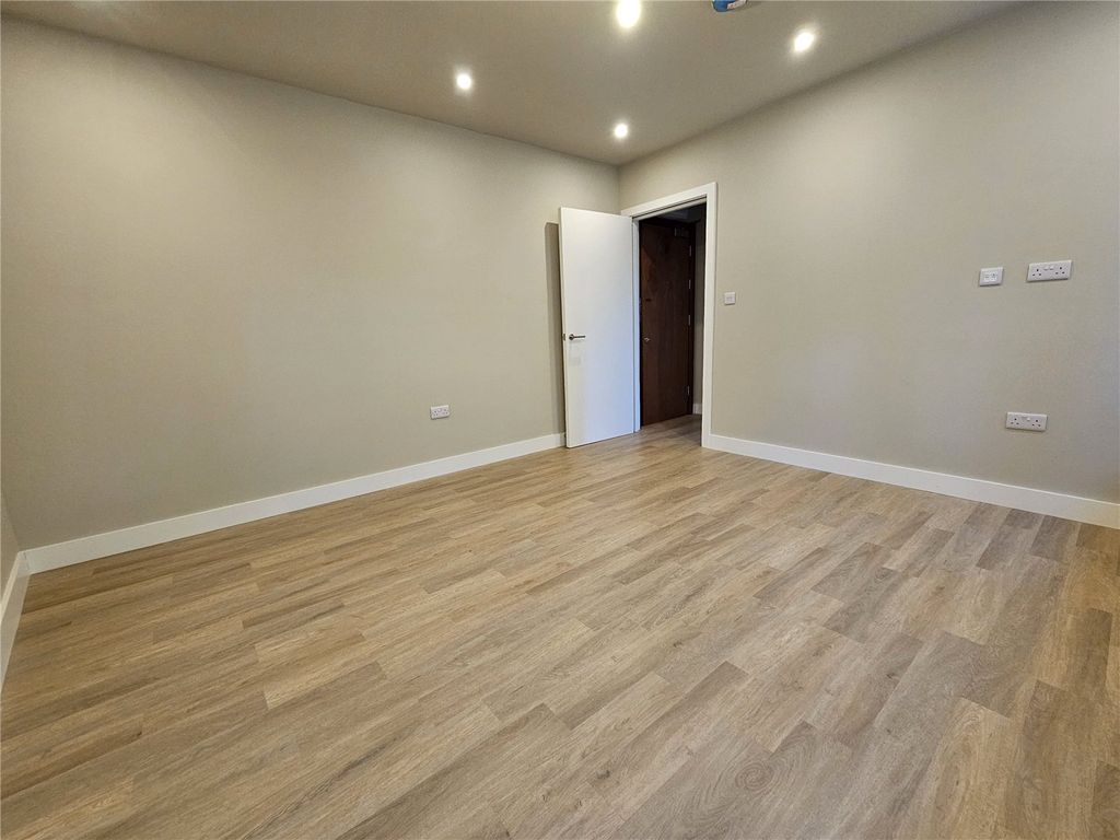 Property photo 2 of 7 Picture No. 03