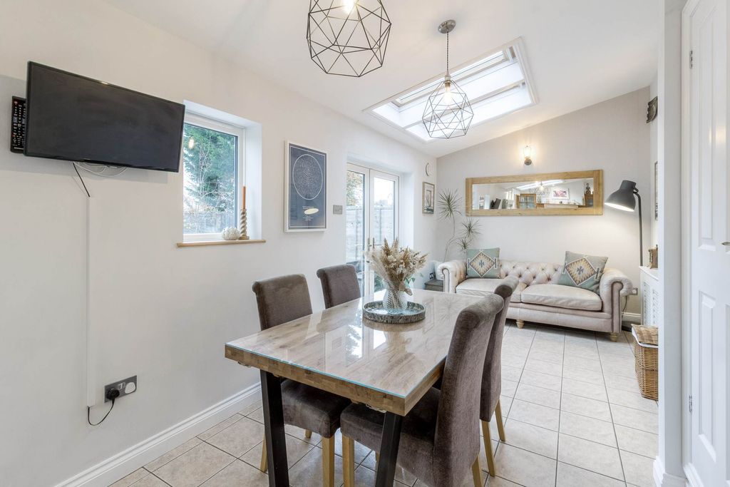 Property photo 3 of 22