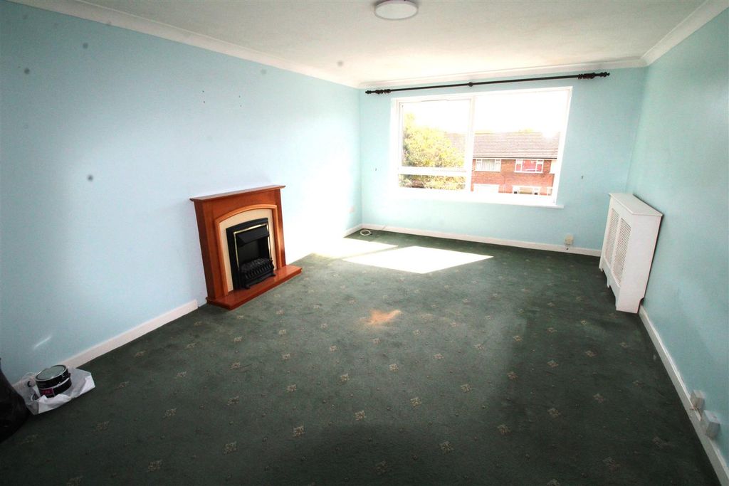 Property photo 2 of 4 Lounge Picc.Jpg