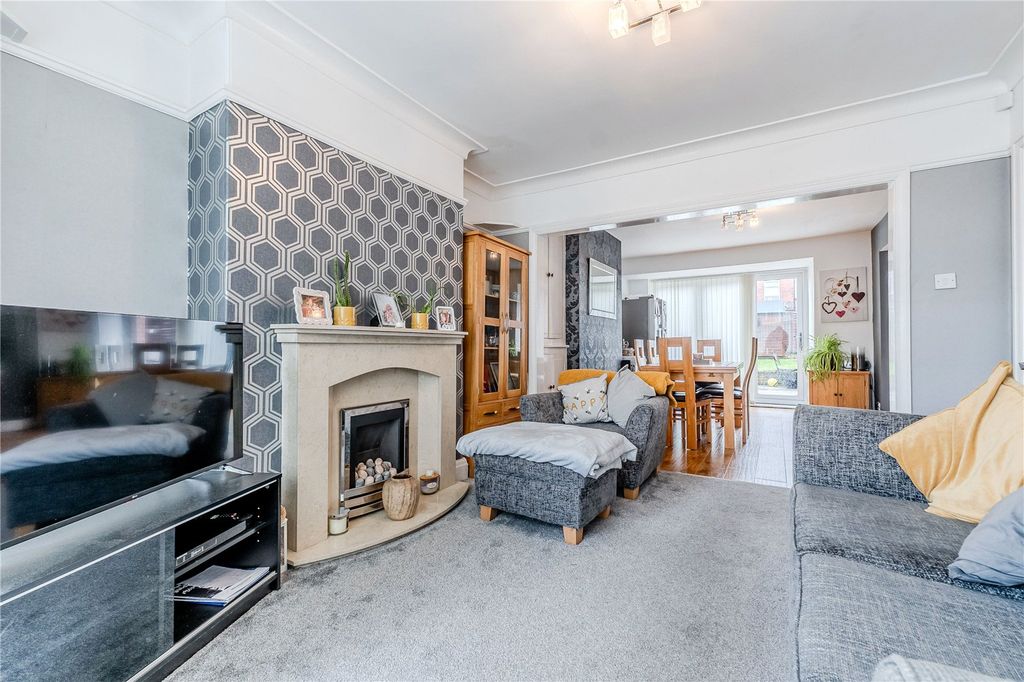 Property photo 3 of 13 Picture No. 02