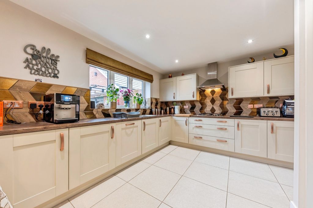 Property photo 1 of 15 Kitchen