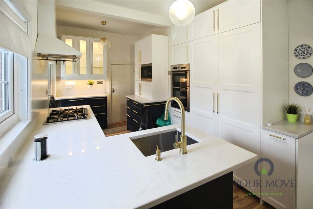Property photo 2 of 15 Kitchen