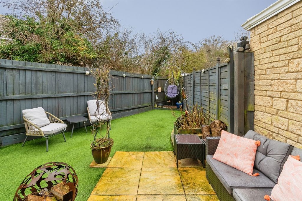 Property photo 3 of 20