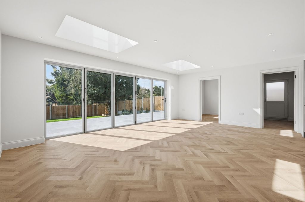 Property photo 3 of 27