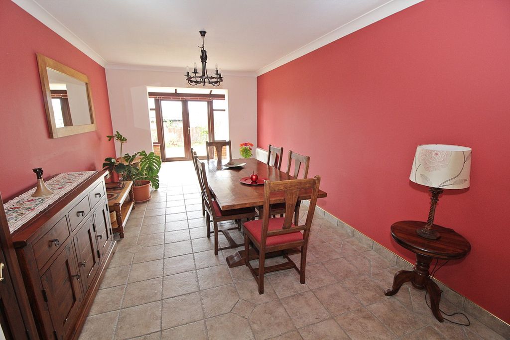 Property photo 3 of 20 4988016
