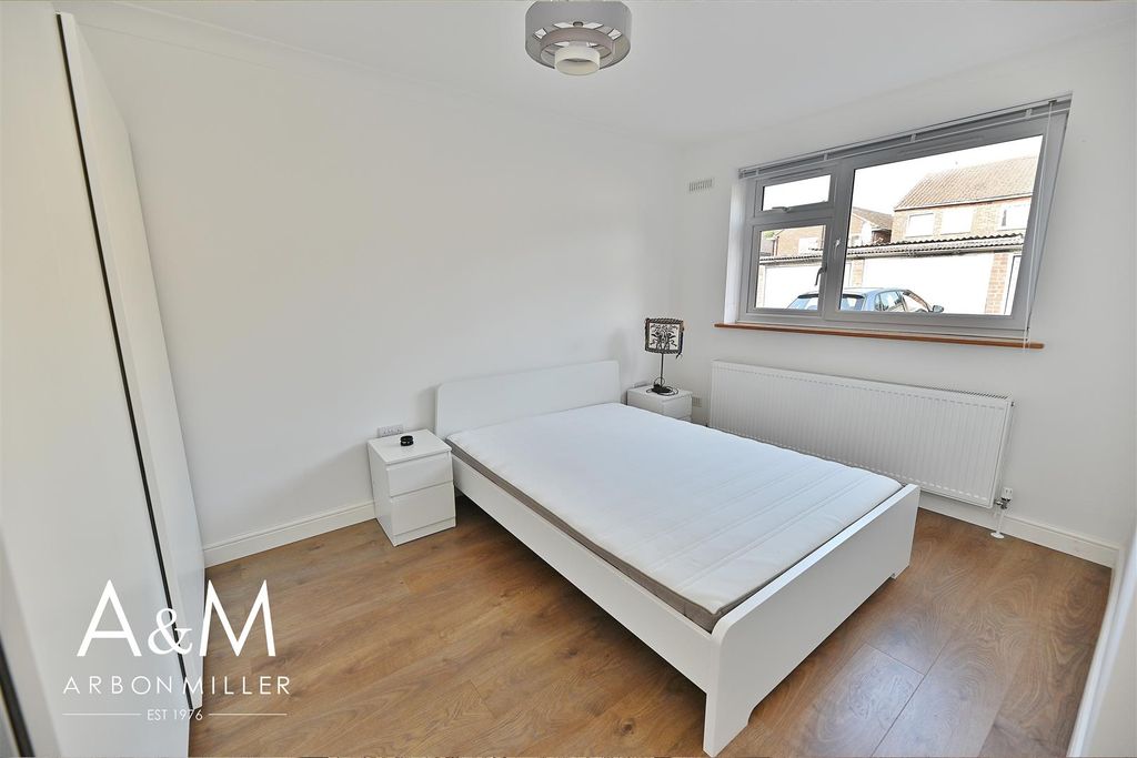 Property photo 3 of 7 5.Jpg