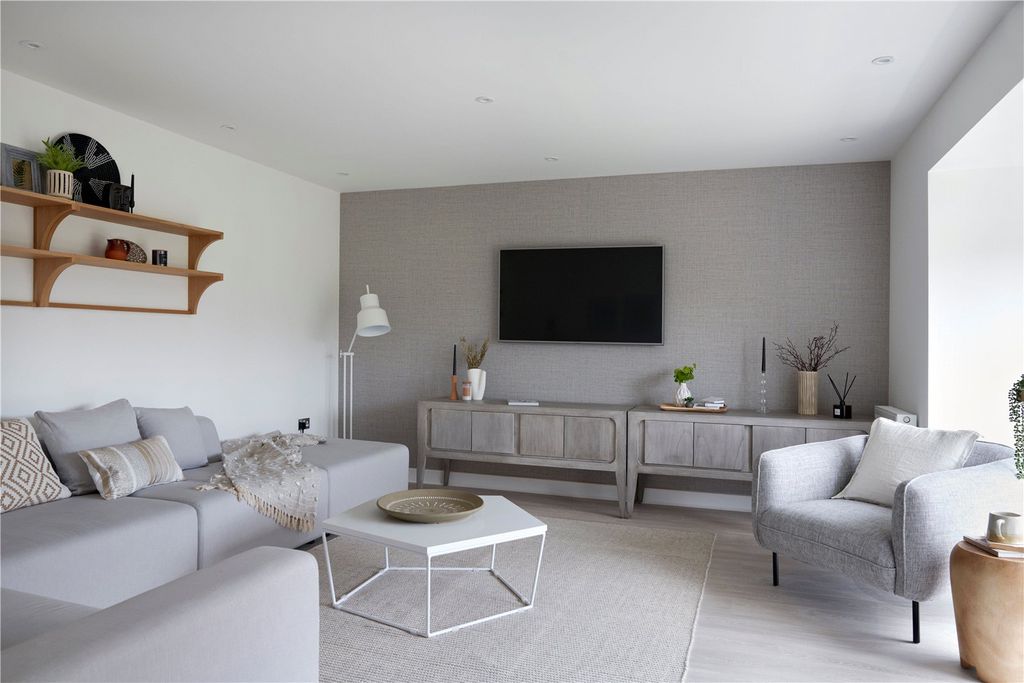 Property photo 2 of 14 Picture No. 01