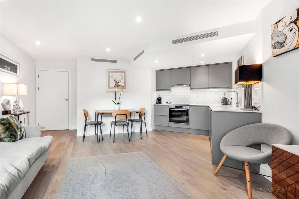 Property photo 3 of 19 Picture No. 25