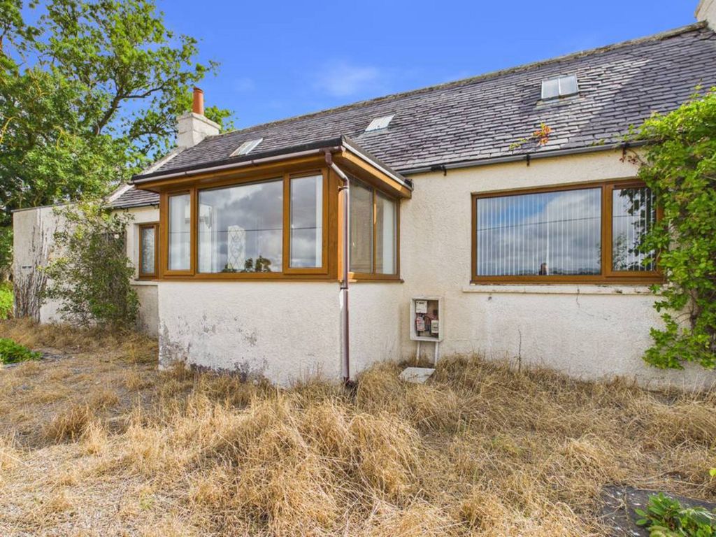 Property photo 2 of 28