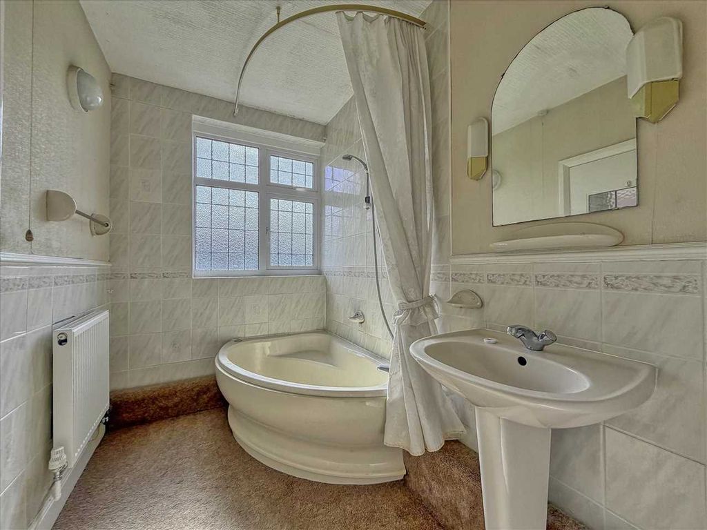 Additional image 12 of 3 bed flat for saleEton Court, 11 Eton Road, Frinton On Sea CO13