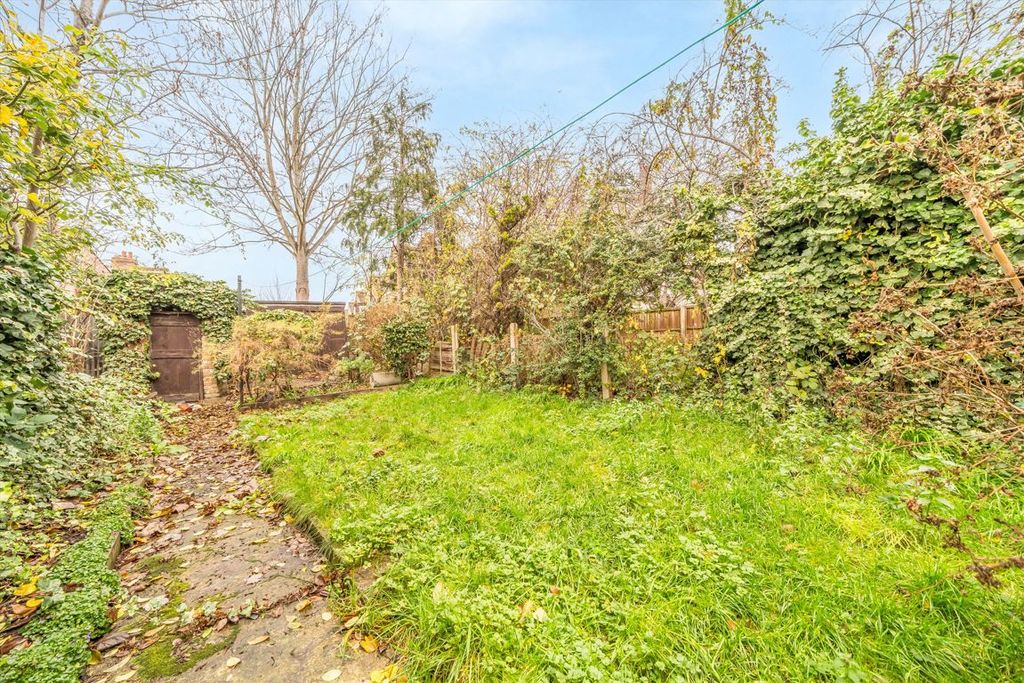 Property photo 2 of 6