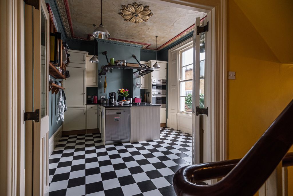 Property photo 2 of 29