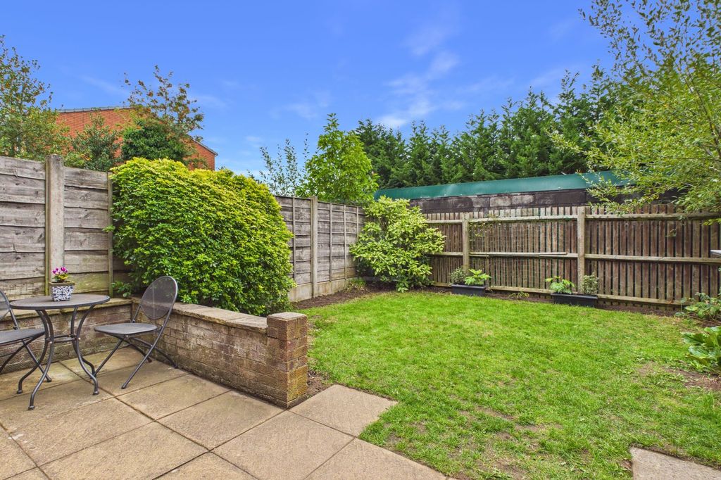 Property photo 3 of 13 Garden