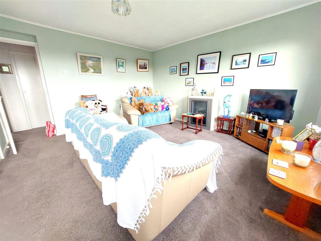 Property photo 3 of 8 Living Room