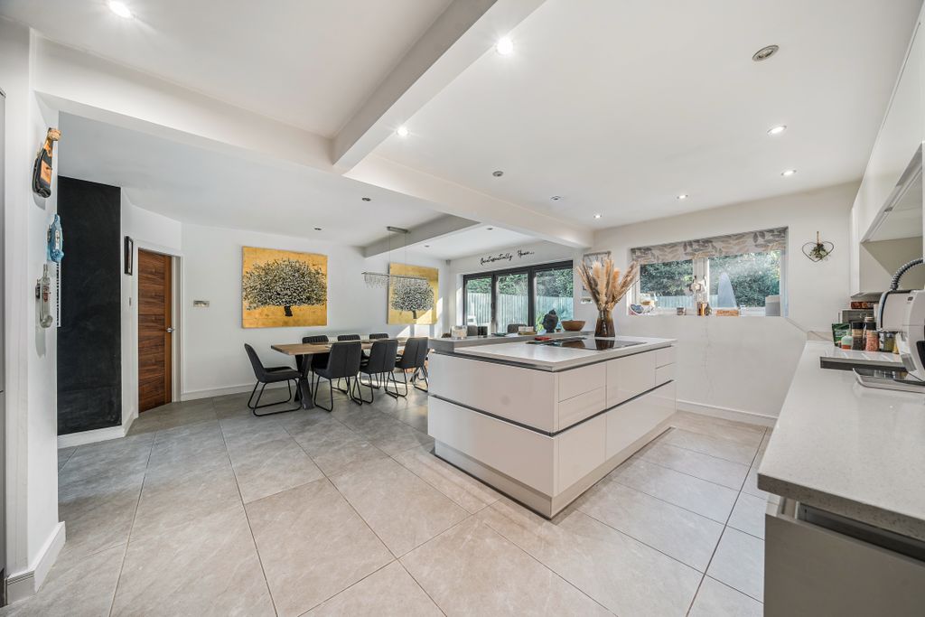Property photo 3 of 25 1365305-5-68Fb46Cfce077