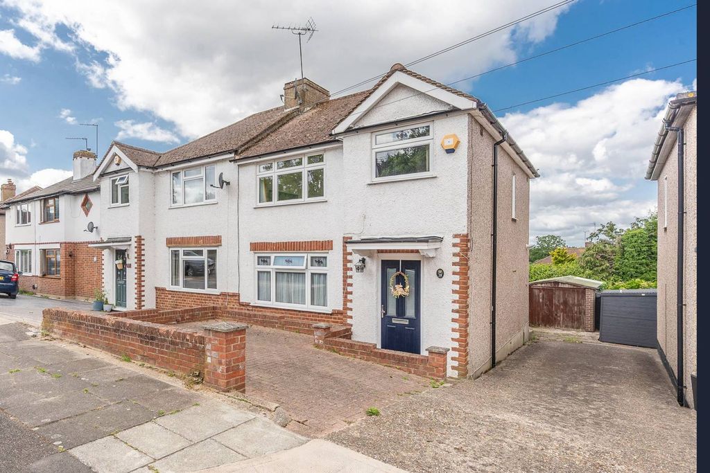Property photo 2 of 11