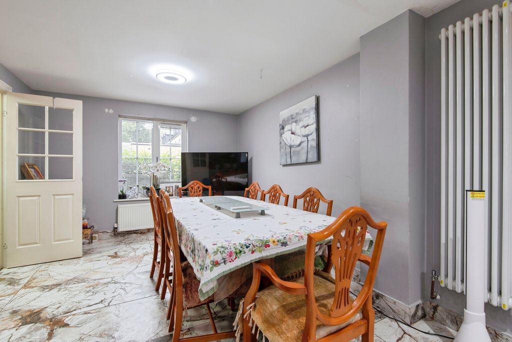 Property photo 3 of 17 Kitchen/Diner