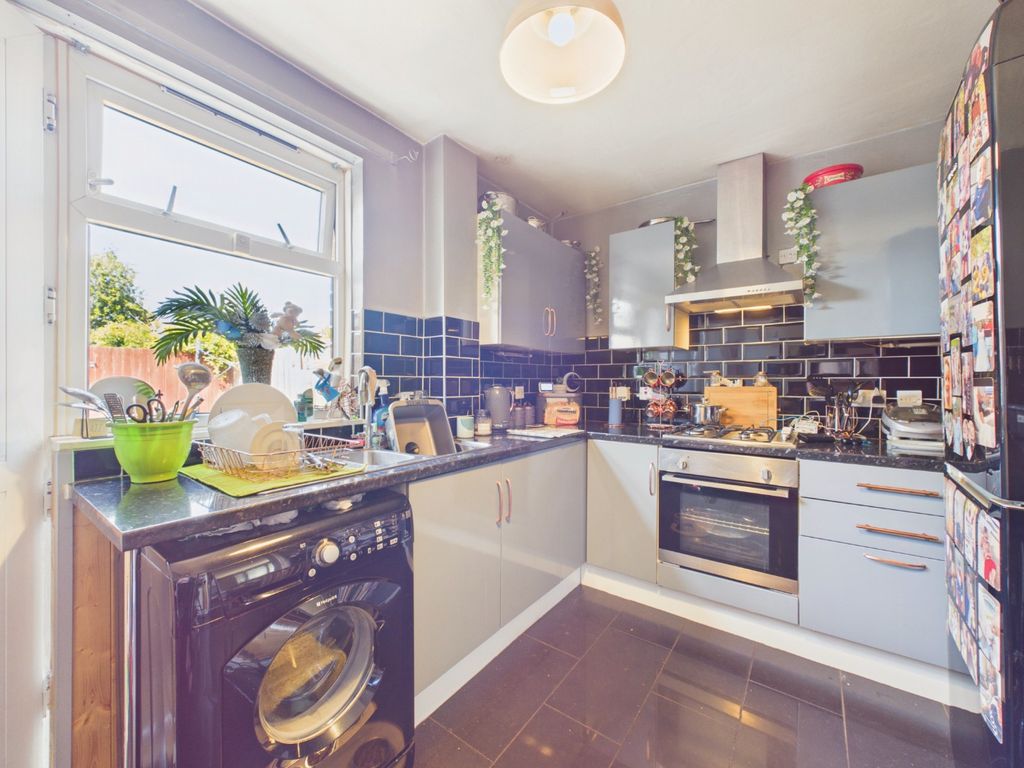 Property photo 2 of 13 5186172