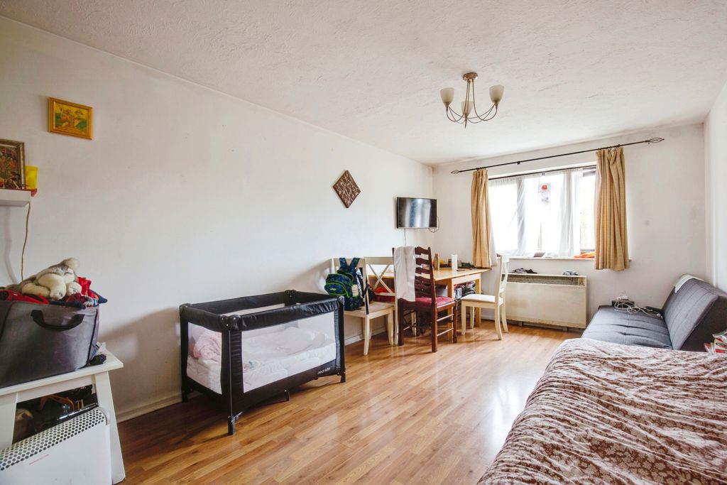 Property photo 2 of 15 2