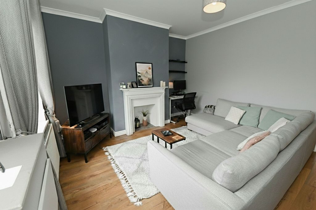 Property photo 3 of 12