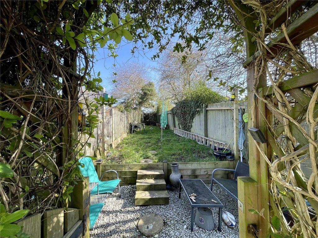 Property photo 2 of 19 Garden