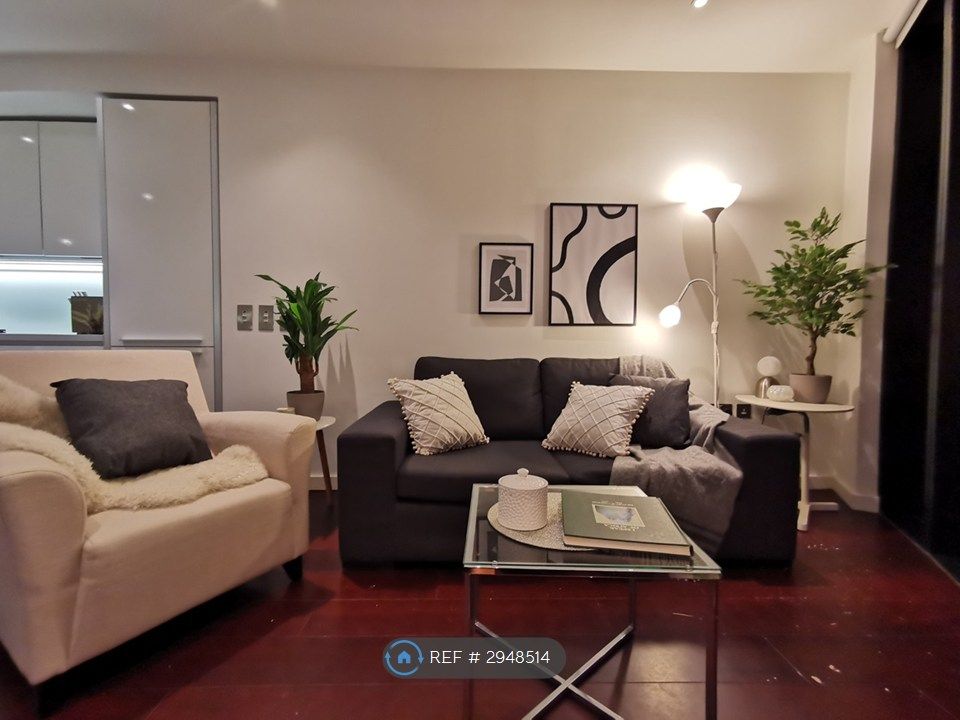 Property photo 2 of 23 Living Room