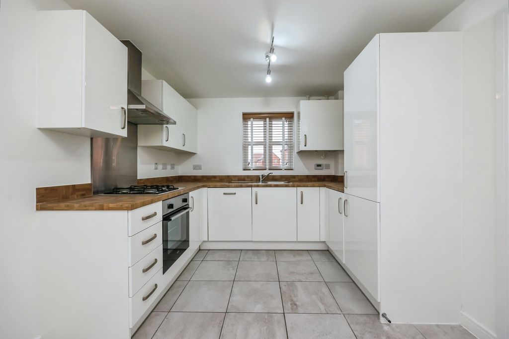 Property photo 3 of 20 Pbox-Img.Jpg