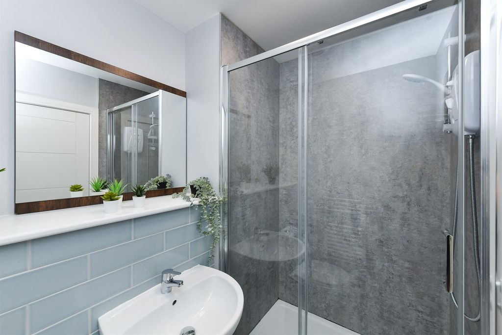 Property photo 2 of 6 (Main)