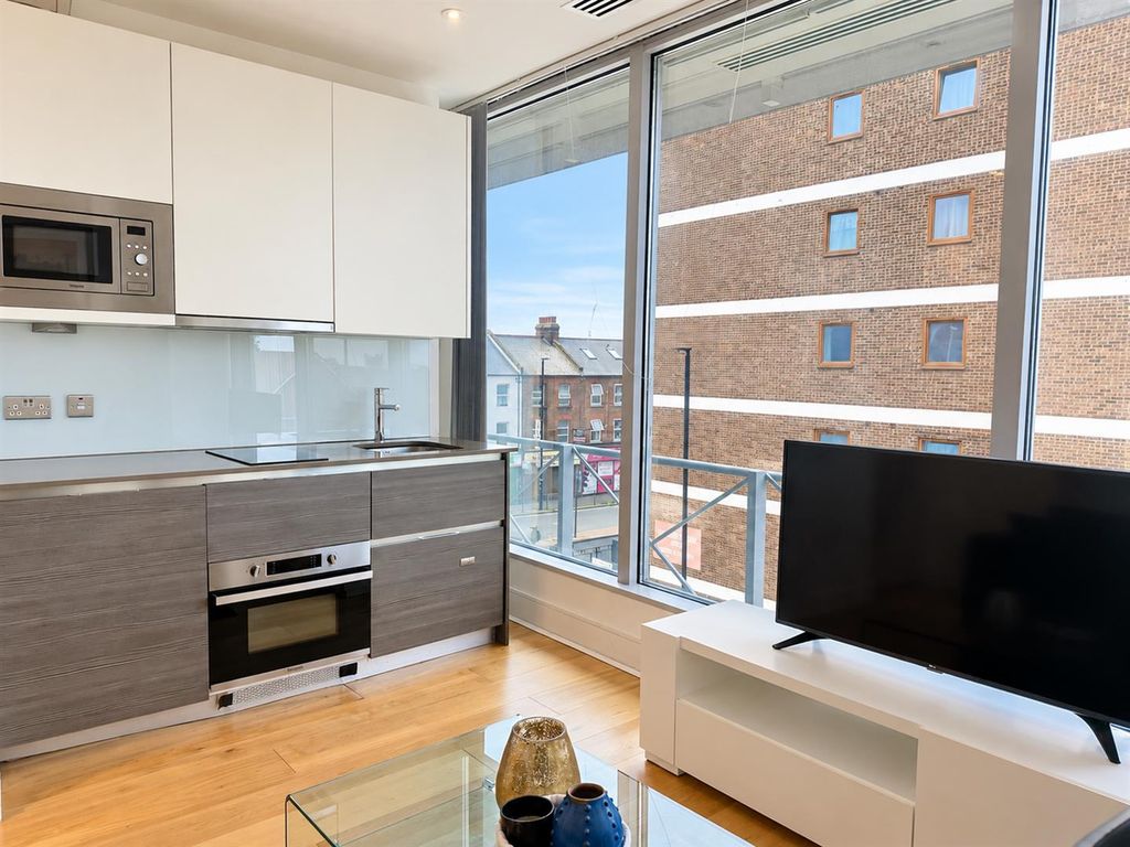 Property photo 1 of 7 Kitchen