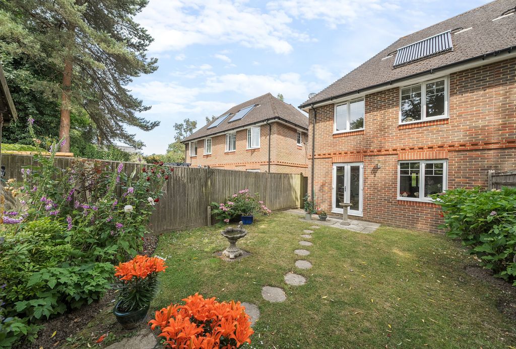 Property photo 2 of 15 1312663-10-685569...