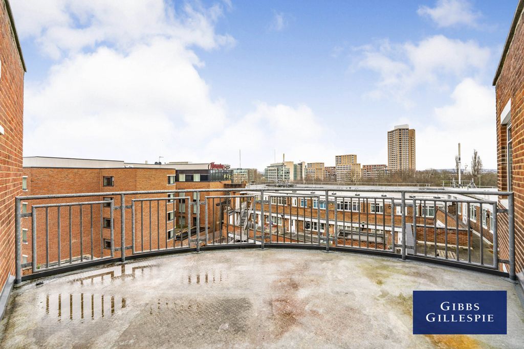 Property photo 2 of 12 3 - Jcphotographystu