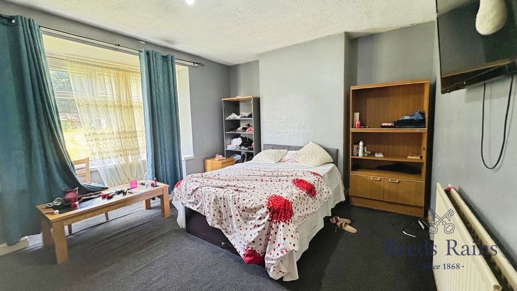 Property photo 2 of 11 Pbox-Img.Jpg