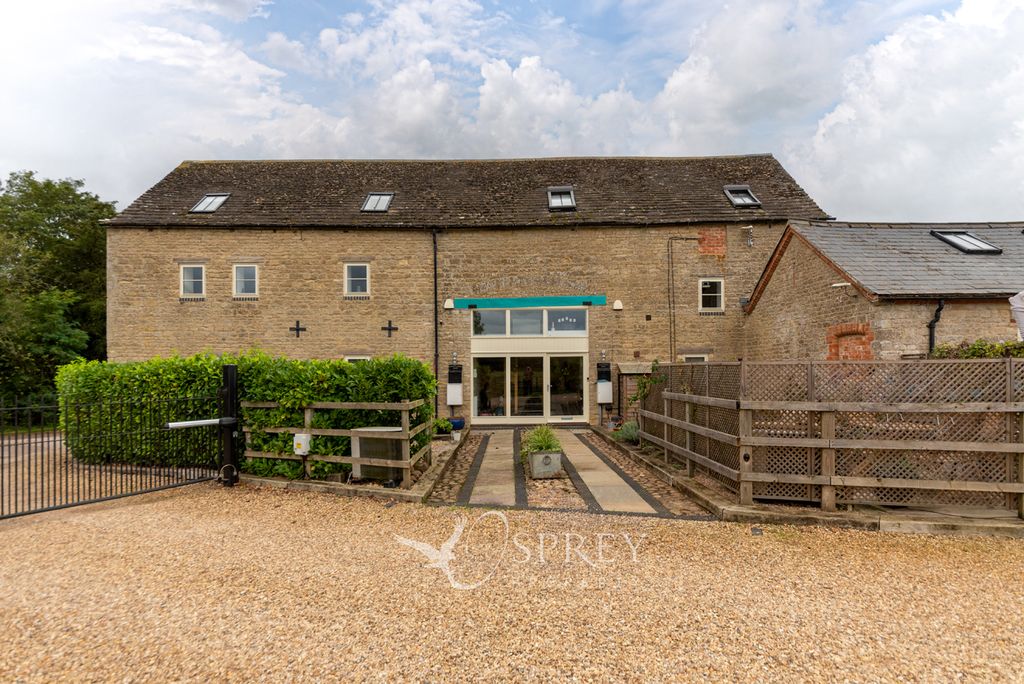 Property photo 1 of 10 Photo 01