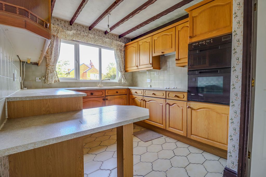 Property photo 3 of 19