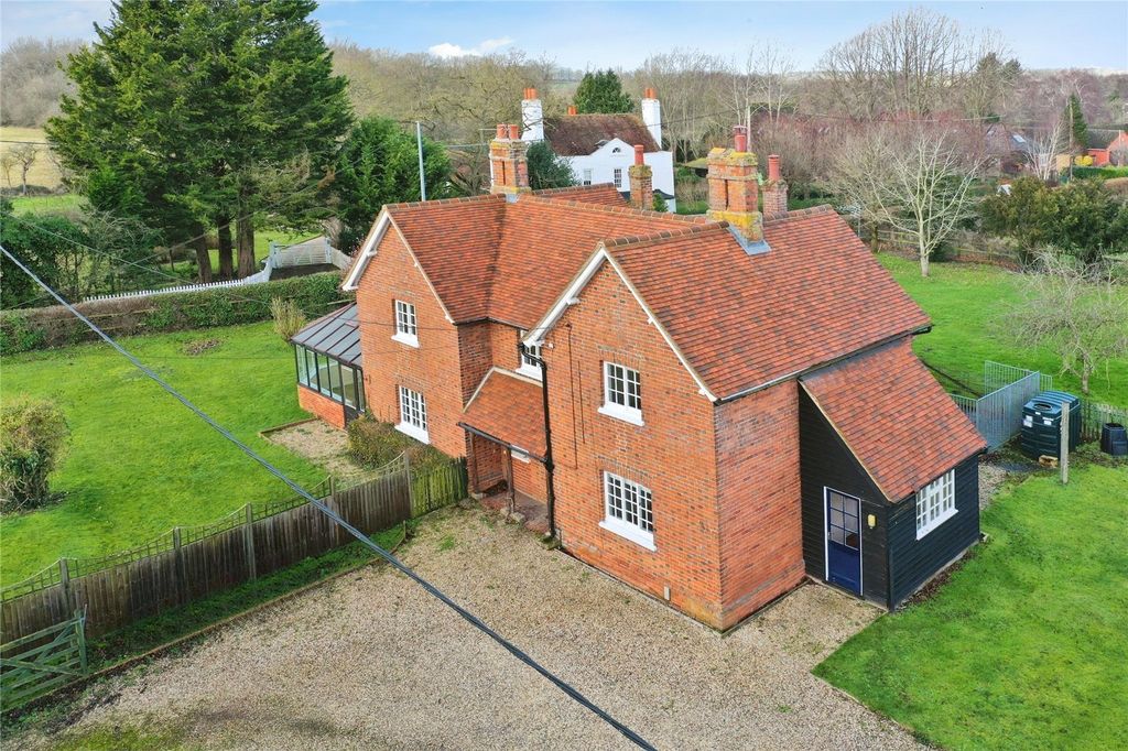 Property photo 2 of 32 Picture No. 18