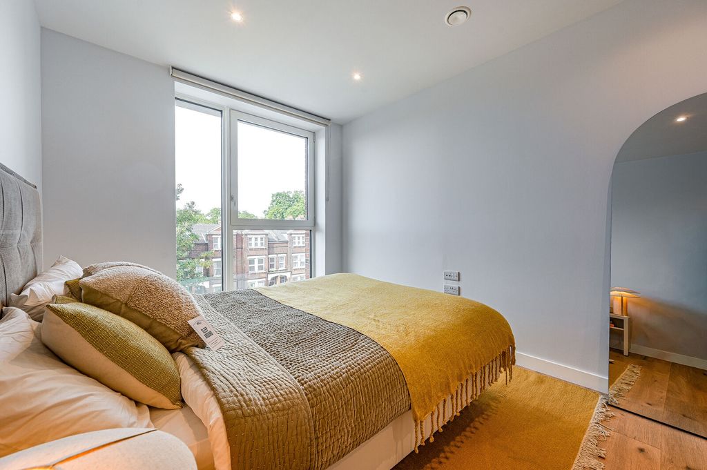 Property photo 2 of 58