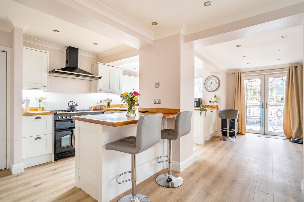 Property photo 2 of 26 Kitchen