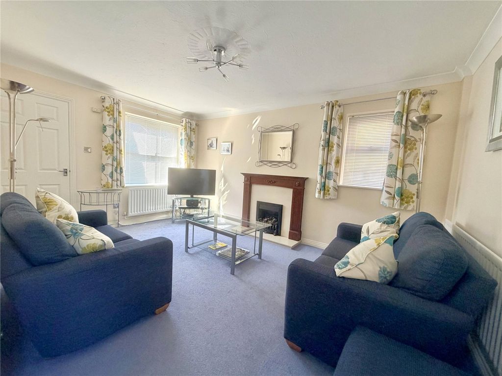 Property photo 2 of 14 Picture No. 12