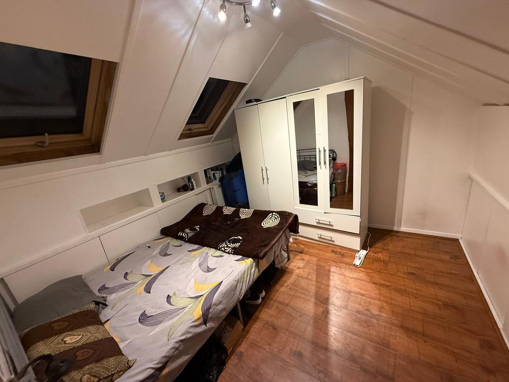 Property photo 1 of 3