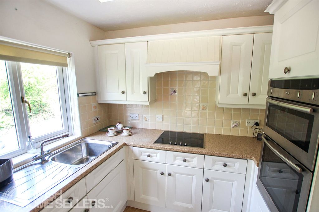 Property photo 2 of 12 Picture No. 19