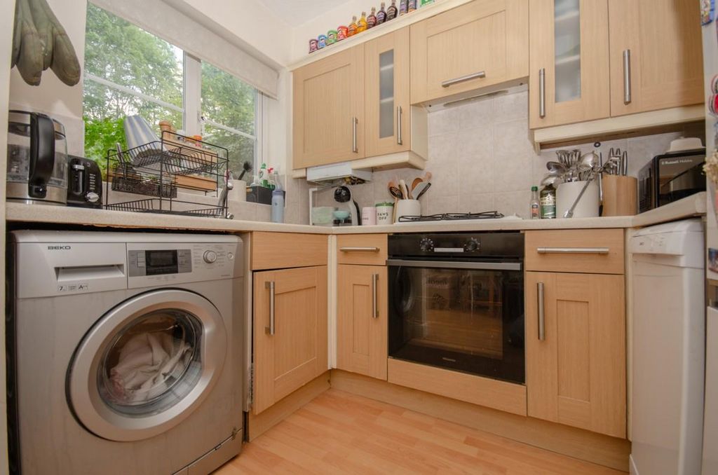 Property photo 3 of 12 Kitchen.Jpg