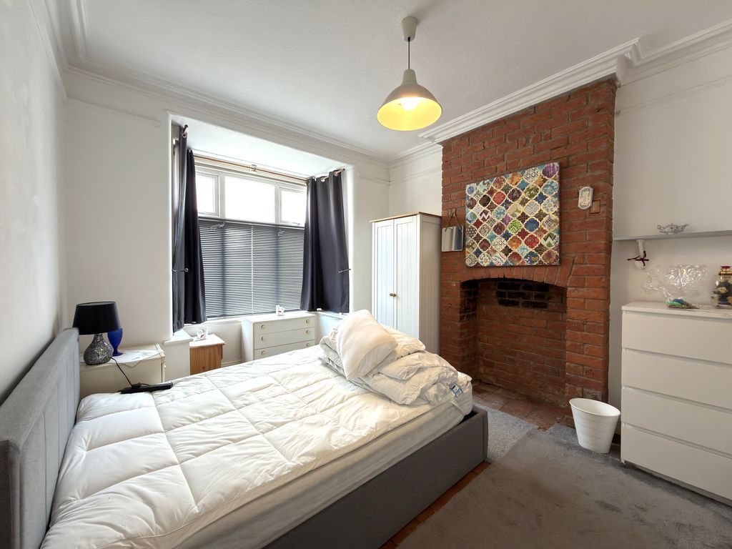 Property photo 1 of 7 Bedroom
