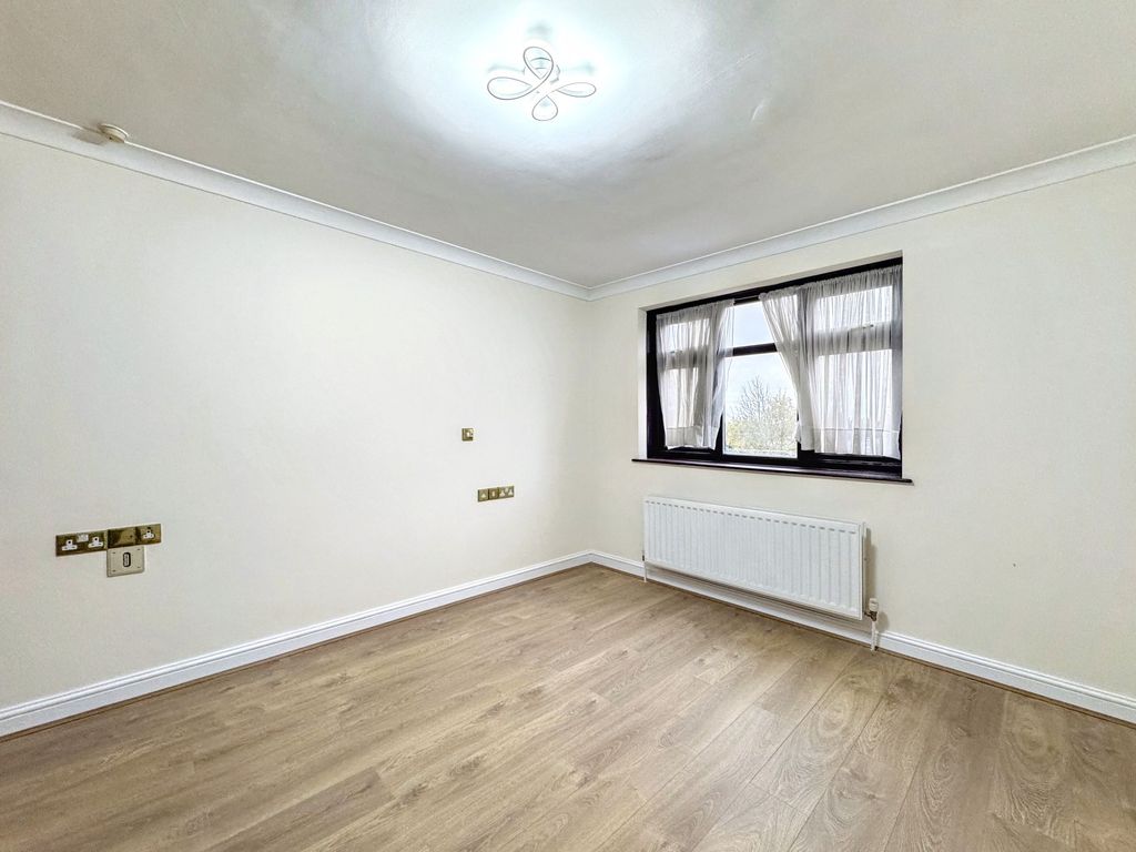 Property photo 3 of 12 Bedroom