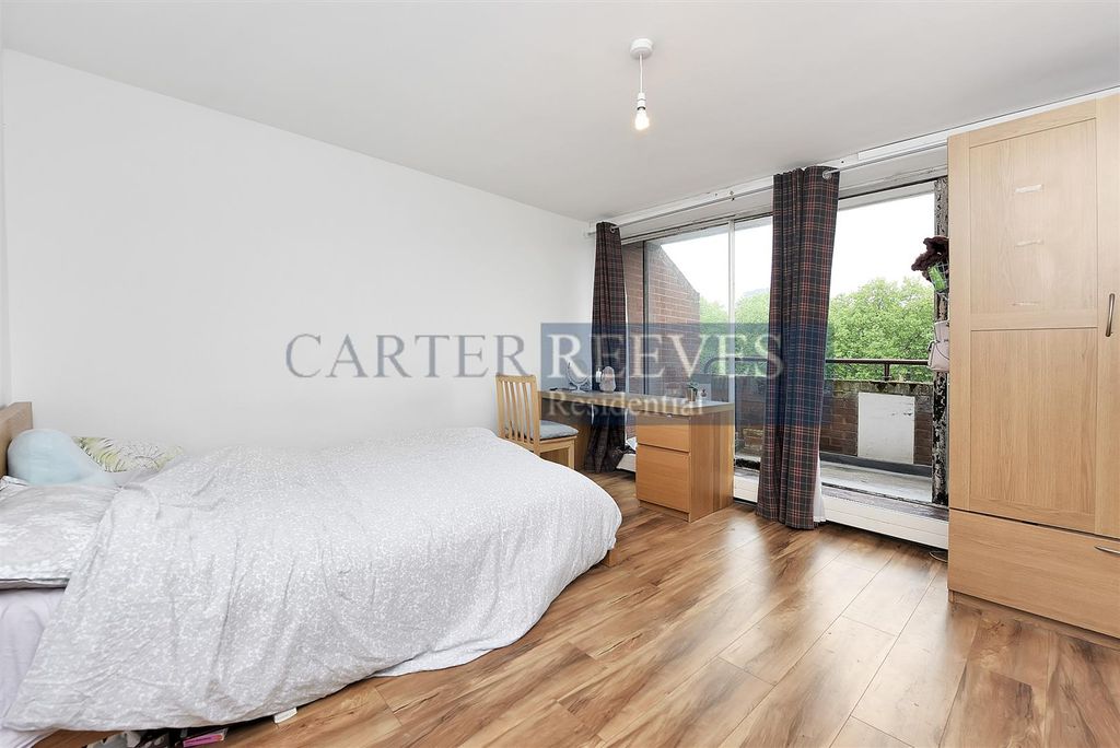 Property photo 1 of 8 Spacephoto-5.Jpg