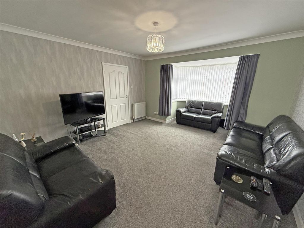 Property photo 2 of 14 Living Room.Jpg